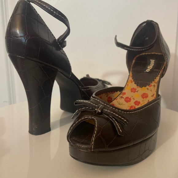 Bongo platform peep toe pumps - Picture 2 of 3